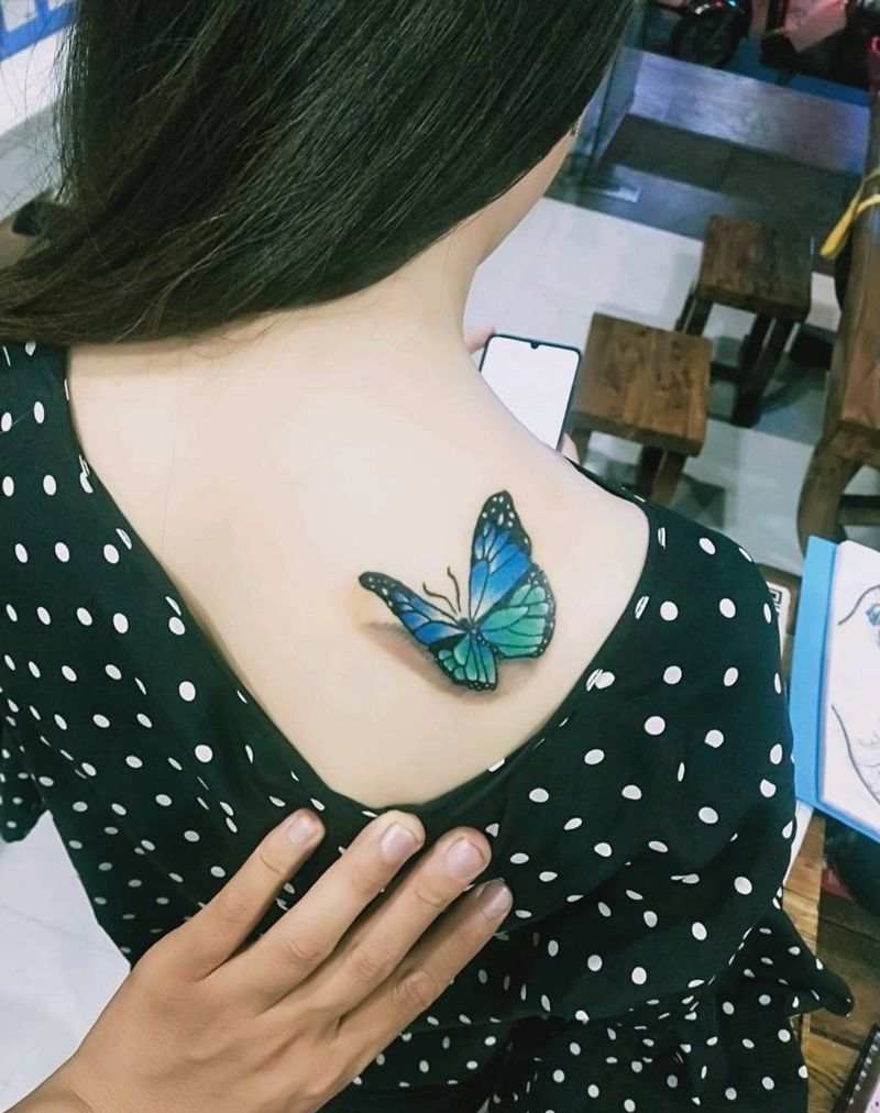 蝴蝶纹身图片_肩部纹身图案