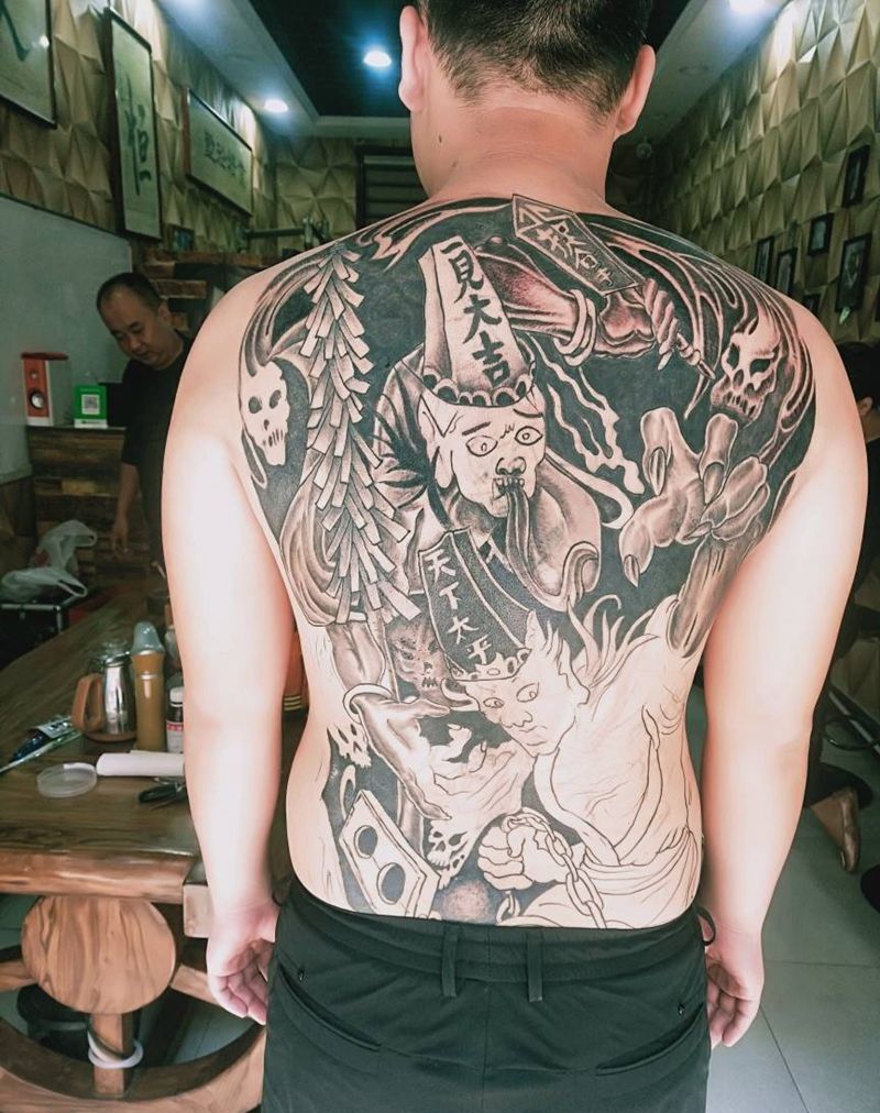 黑白无常满背纹身图片_背部新传统纹身图案