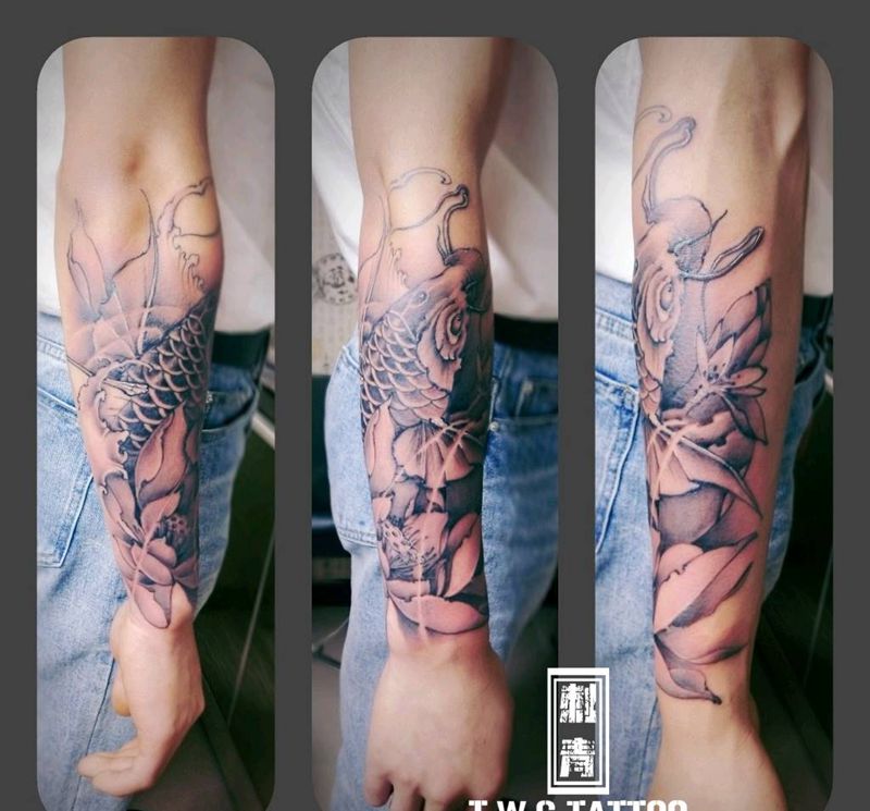 鲤鱼纹身图片_手臂新传统鱼纹身图案