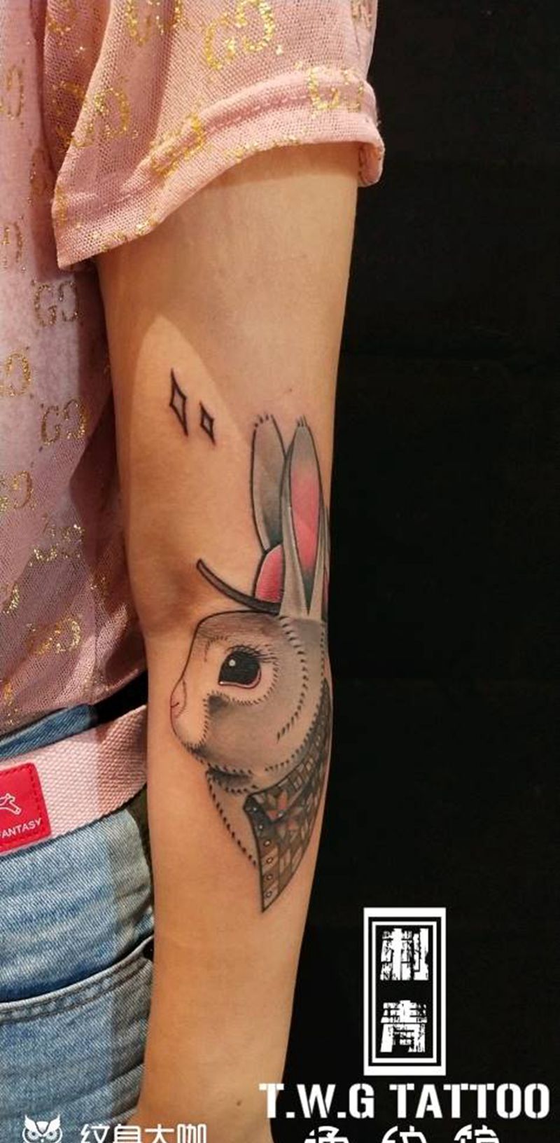 school纹身图片_手臂New School兔子纹身图案