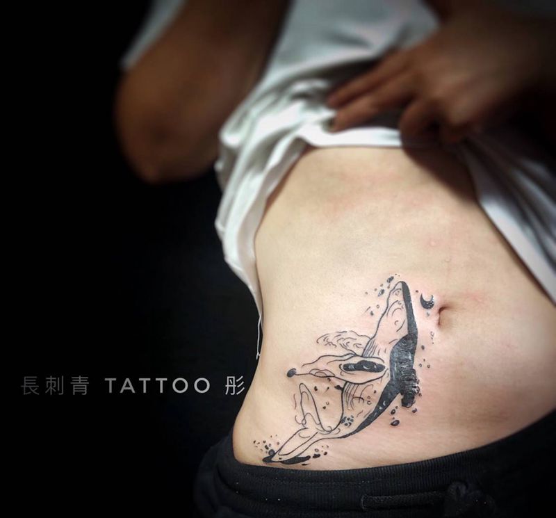 鲲（疤痕遮盖）纹身图片_腹部纹身图案