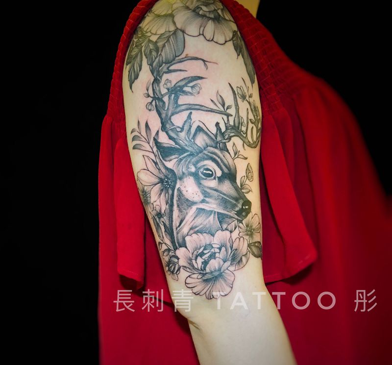 鹿纹身图片_手臂纹身图案