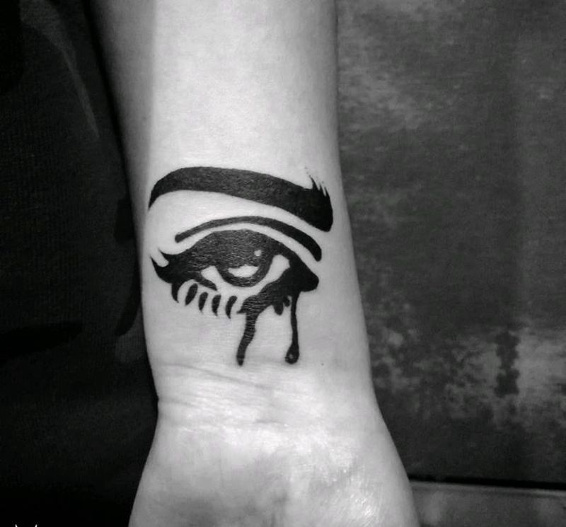 眼睛纹身图片
