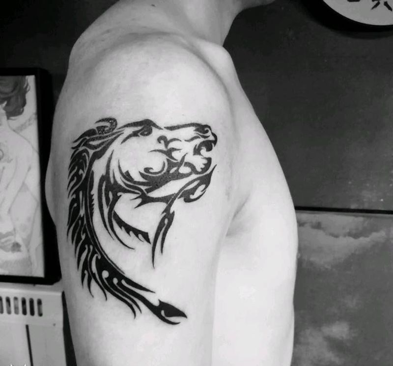 图腾马纹身图片