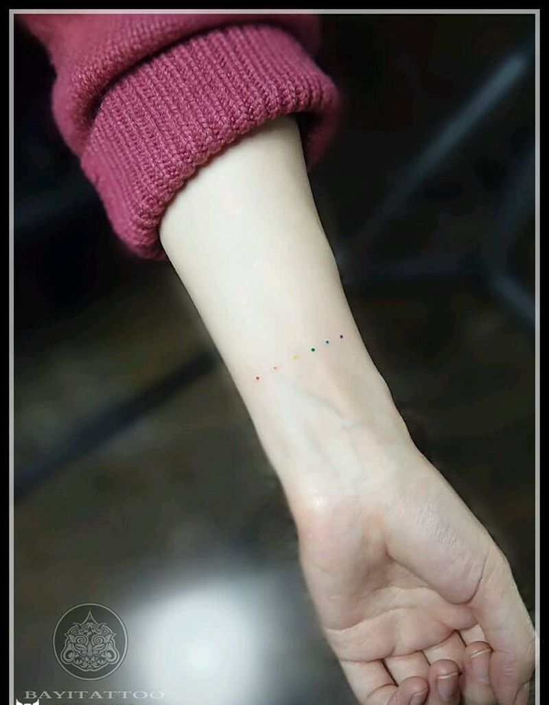 彩点纹身图片_手部点刺彩点纹身图案