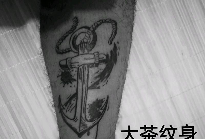 Old school船锚纹身图片_腿部Old School水墨纹身图案