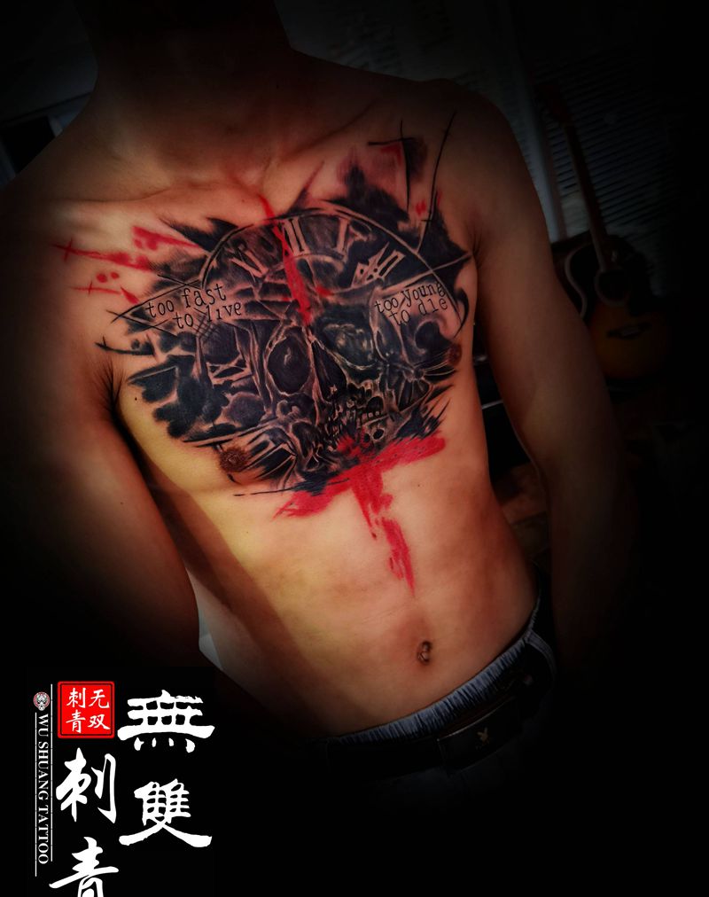 骷髅花胸纹身图片_胸部水墨纹身图案