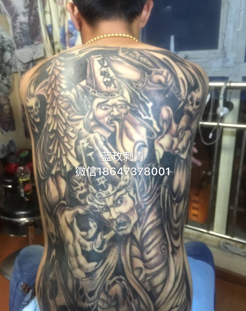 黑白无常满背纹身图片