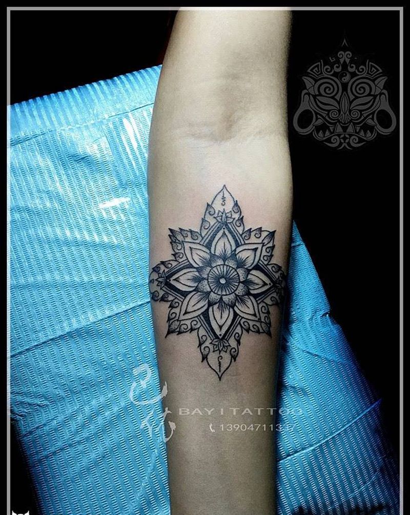 曼陀罗纹身图片_巴依内蒙古专业图腾手臂清新纹身图案
