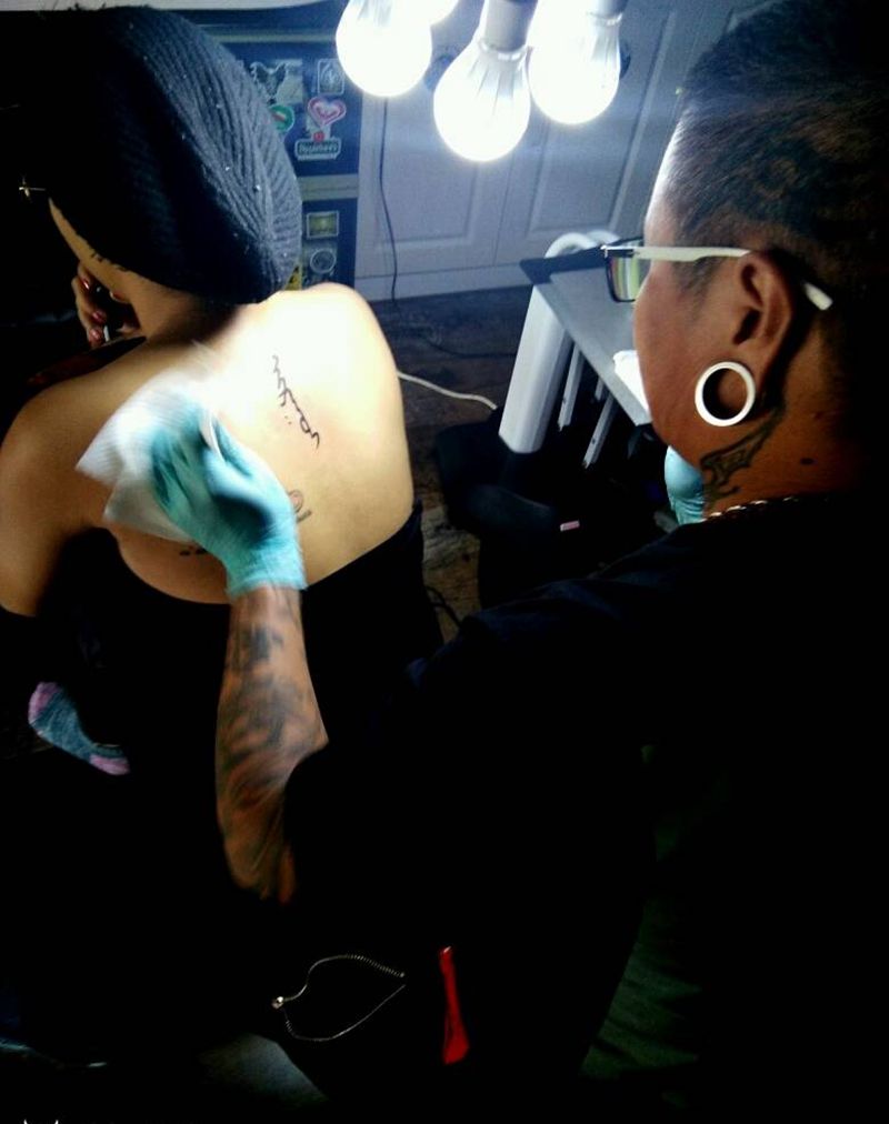 蒙文字纹身图片_字符图腾内蒙古纹呼市巴依纹身图案