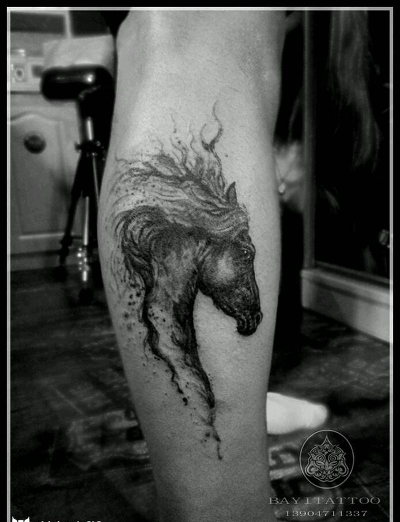 水墨马头纹身图片_腿部传统国画动物内蒙古纹呼市巴依纹身图案