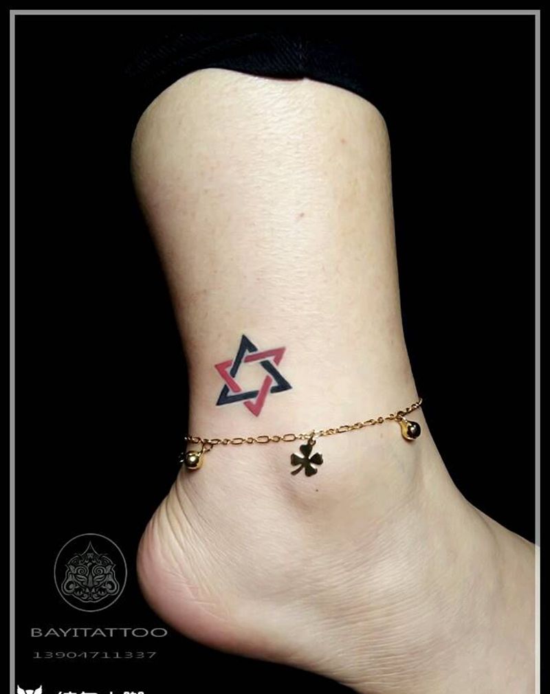 双色六芒星纹身图片_脚部清新图腾内蒙古纹呼市巴依纹身图案