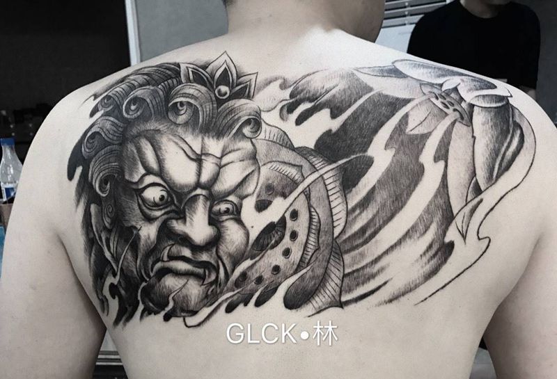 不动明王纹身图片_背部传统纹身图案