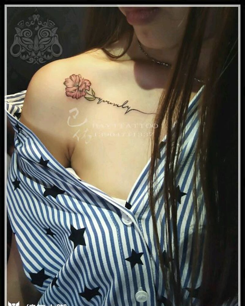 锁骨玫瑰英文纹身图片_胸部清新内蒙古纹呼市巴依纹身图案