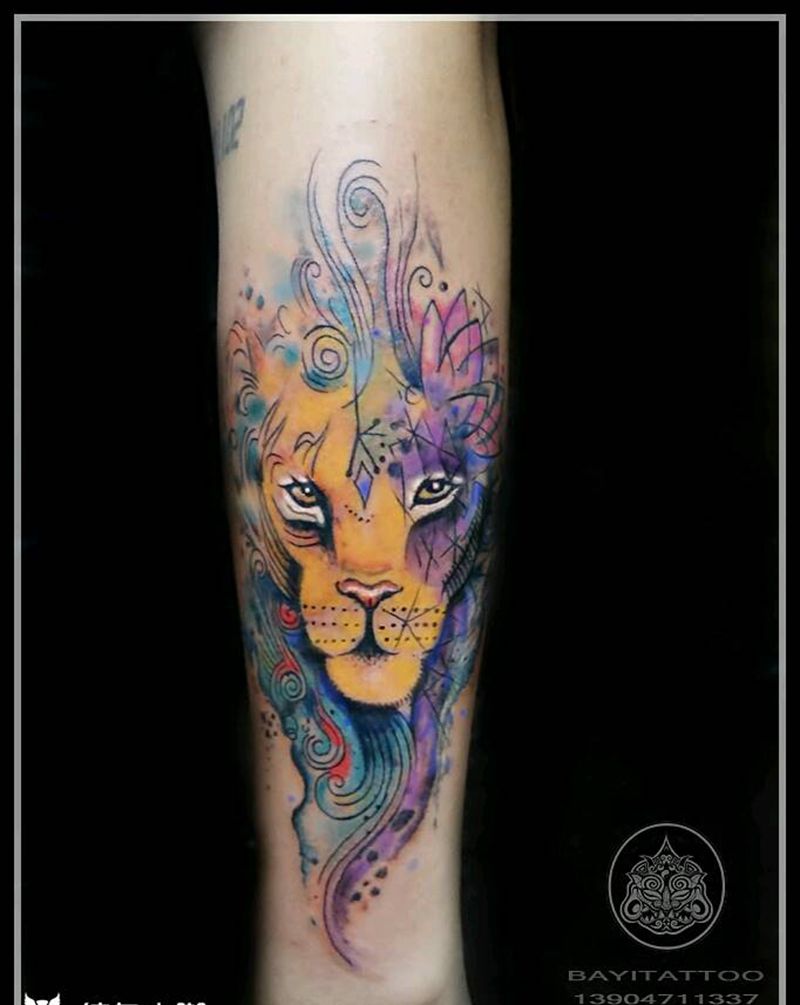 水彩狮子头纹身图片_手臂水彩水墨纹身图案