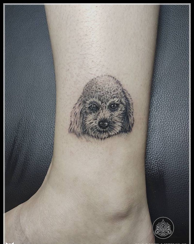 宠物狗狗微写实纹身图片_腿部欧美写实微写实宠物狗纹身图案
