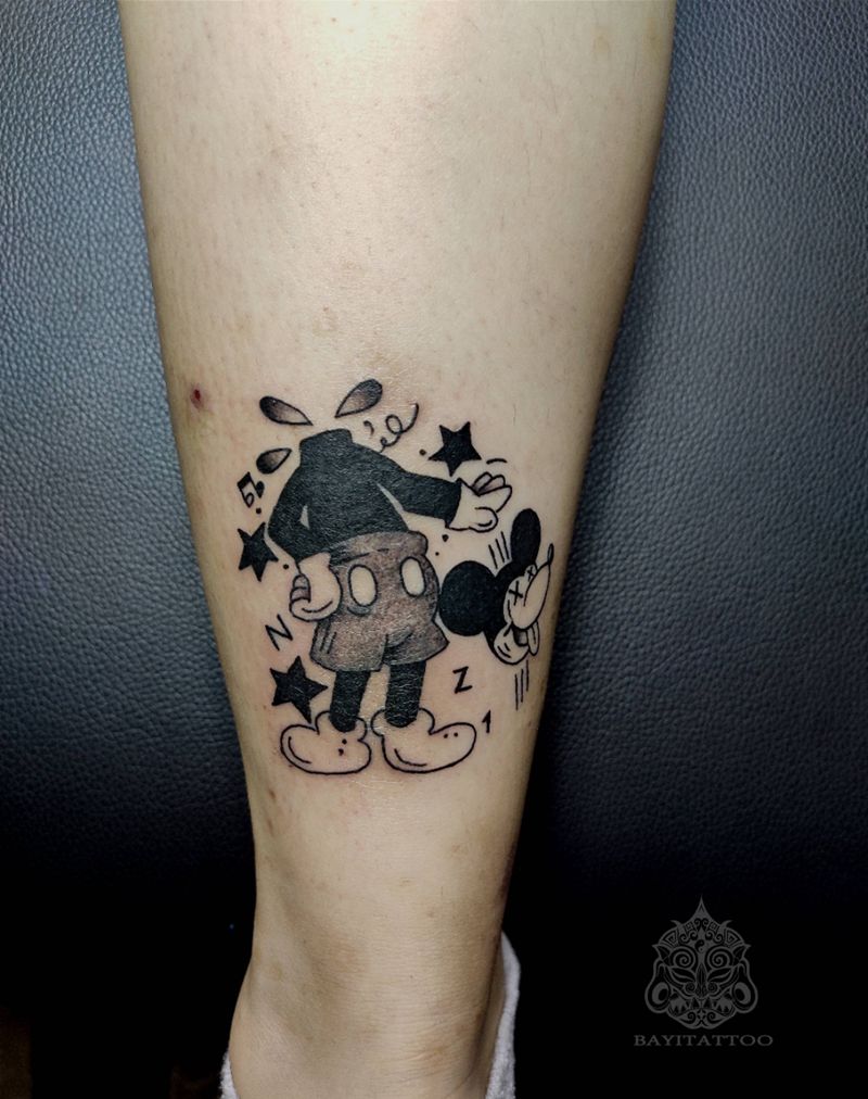 暗黑米老鼠纹身图片_腿部图腾Old School米老鼠暗黑纹身图案