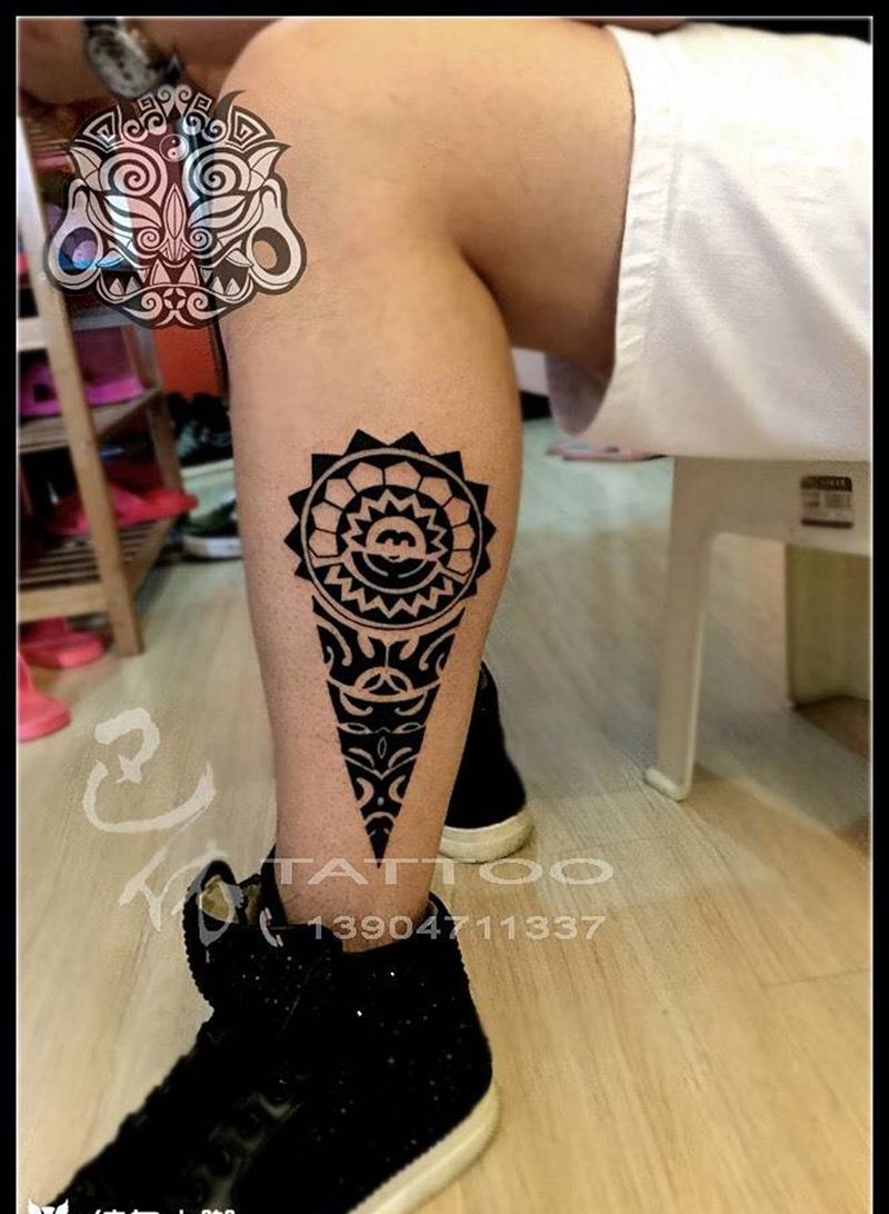 玛雅图腾纹身图片_成品腿部图腾内蒙古纹身巴依纹身专业纹身纹身图案