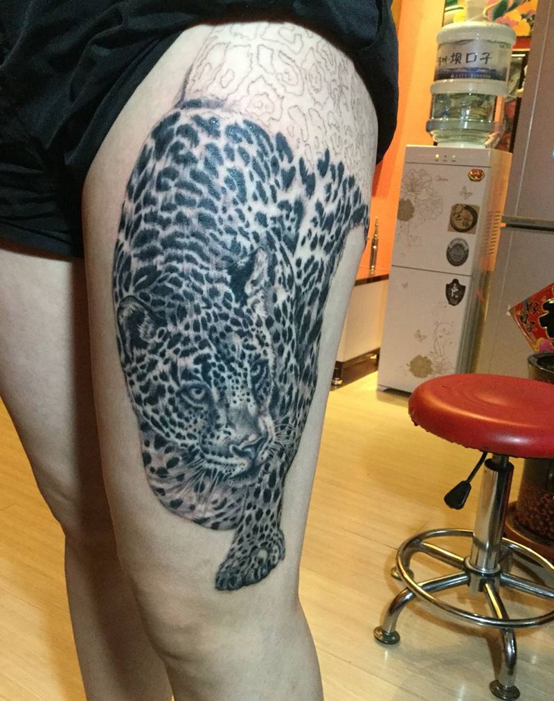 豹纹身图片_腿部欧美写实动物巴依纹身内蒙古纹身专业纹身纹身图案