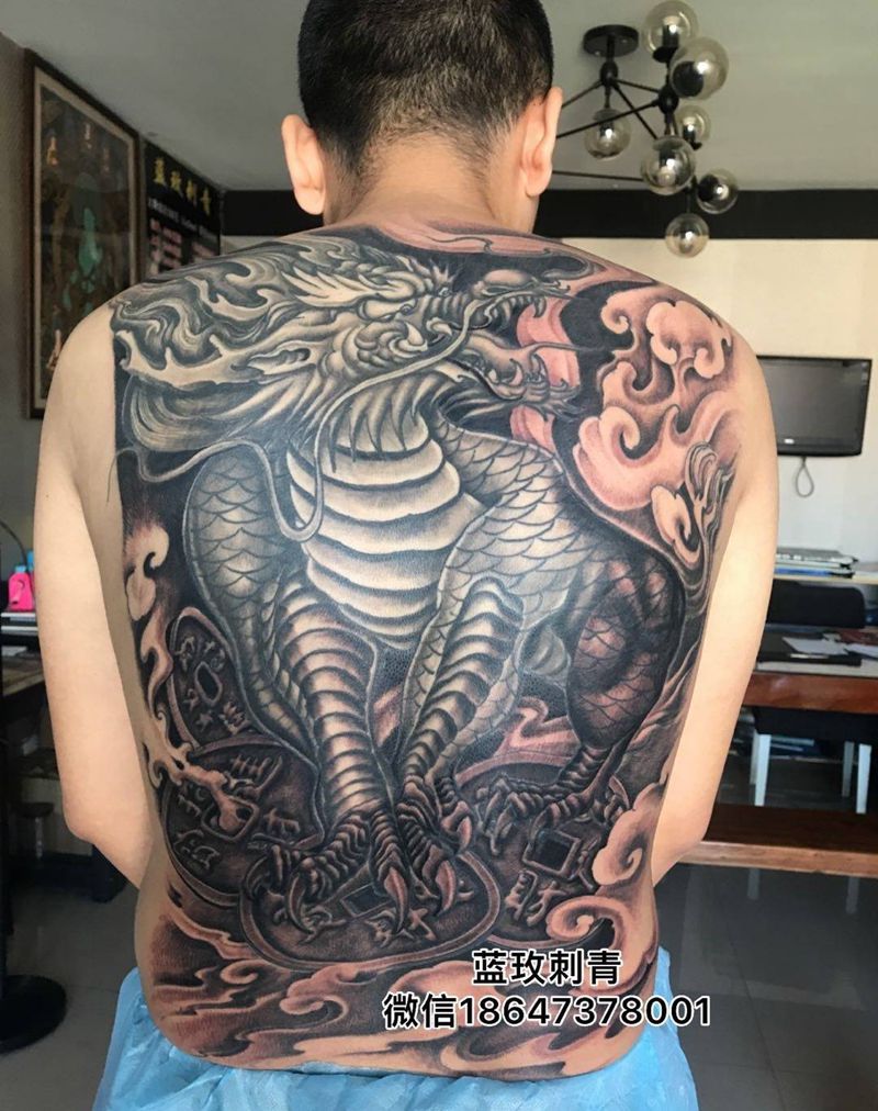 修改客人之前带的并打雾纹身图片