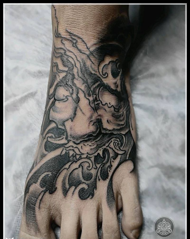 彩色般若爆脚背纹身图片_脚部新传统彩色般若纹身图案