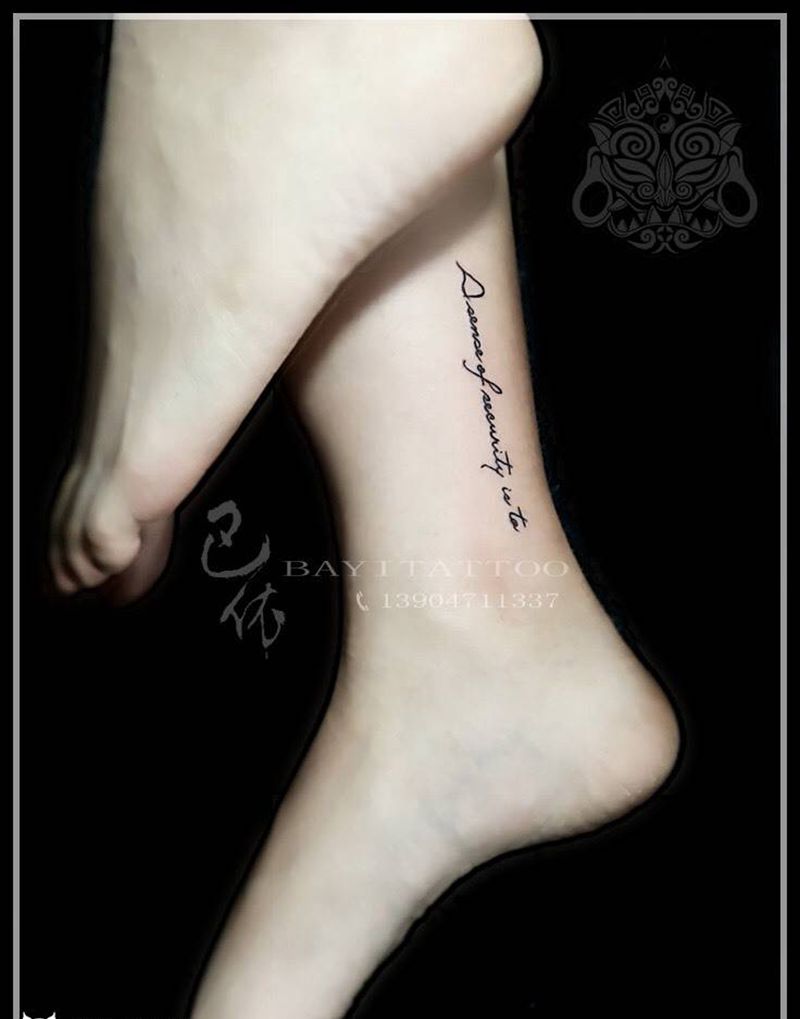 小字母一枚纹身图片_巴依纹身内蒙古纹身专业纹身字符清新脚部纹身图案