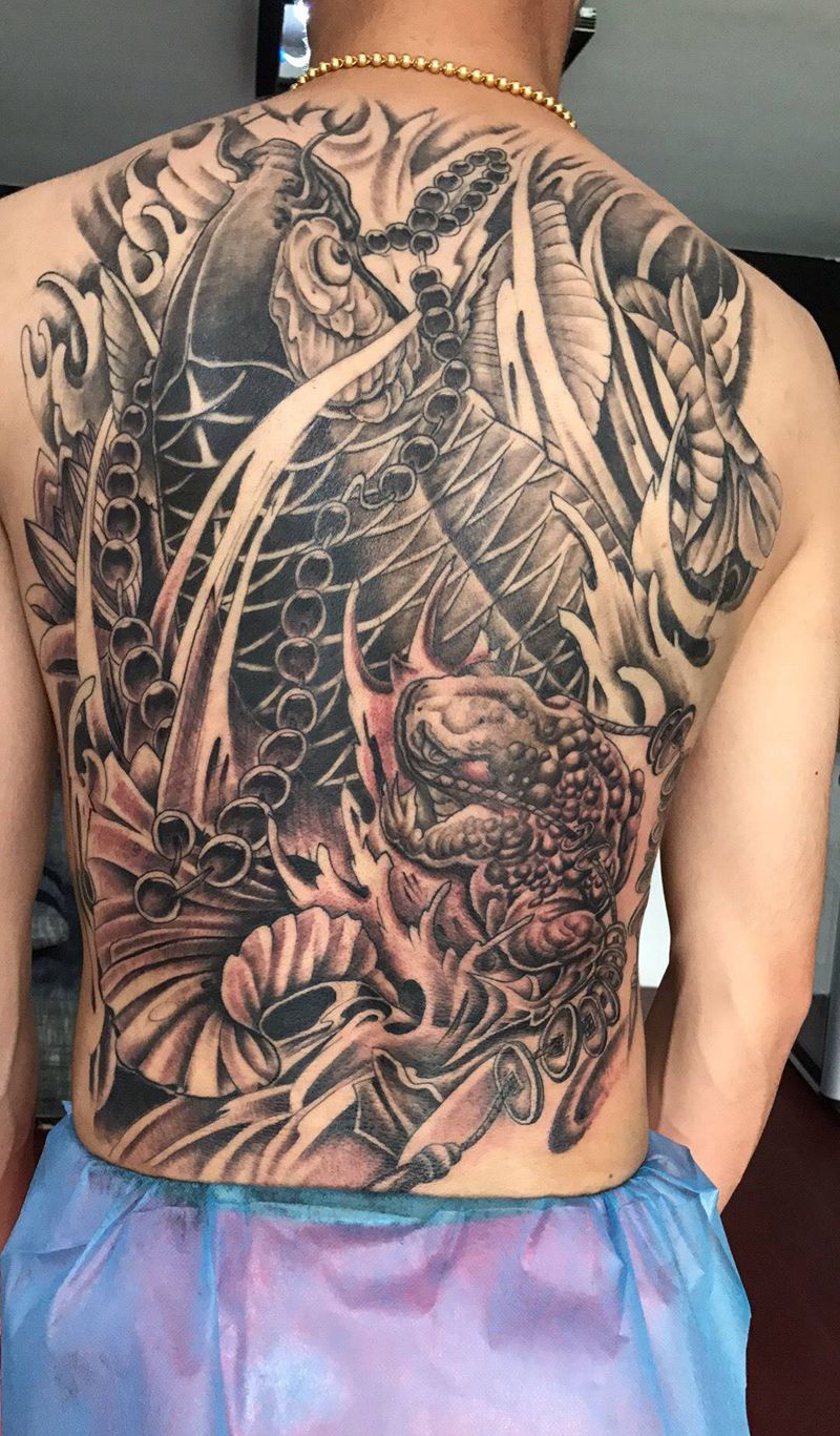 招财鱼纹身图片