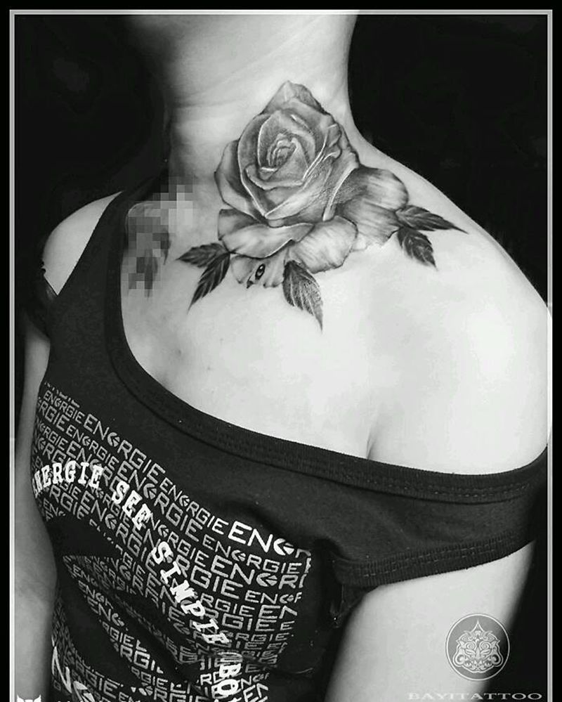 遮盖纹身图片_颈部欧美写实遮盖纹身图案