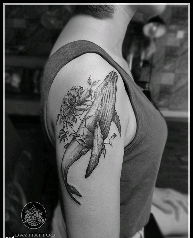 大臂鲲纹身图片_肩部点刺鲲素描纹身图案