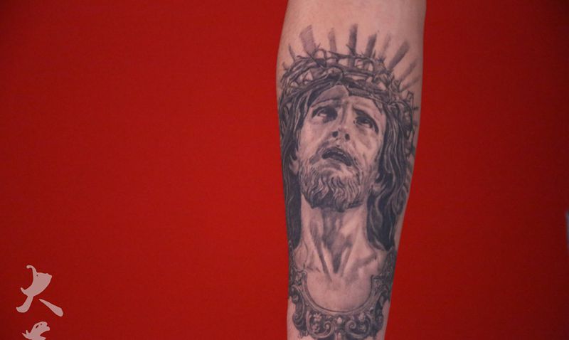 圣光纹身图片_欧美写实纹身图案