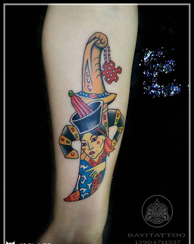 蒙古公主刀纹身图片_手臂New School蒙古元素纹身图案