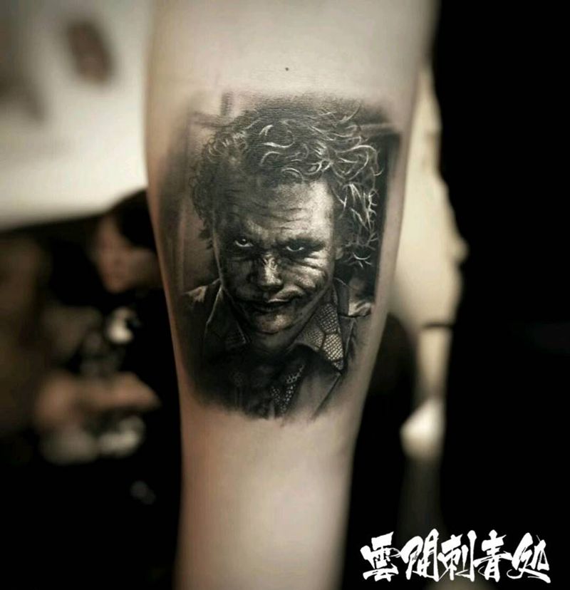 Joker纹身图片_手臂欧美写实纹身图案