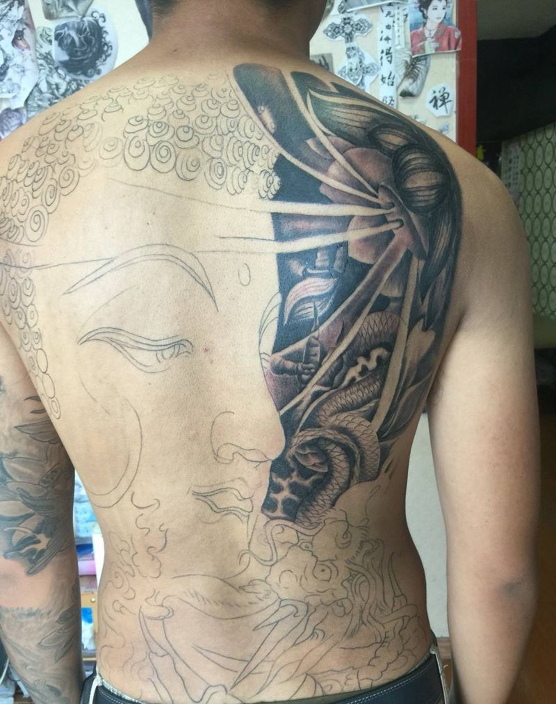 满背佛未完成纹身图片