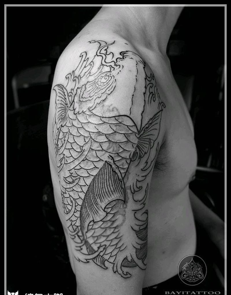 锦鲤遮盖玫瑰纹身图片_肩部新传统遮盖待续纹身图案