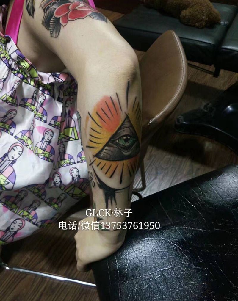 眼睛上帝纹身图片_手臂欧美宗教纹身图案