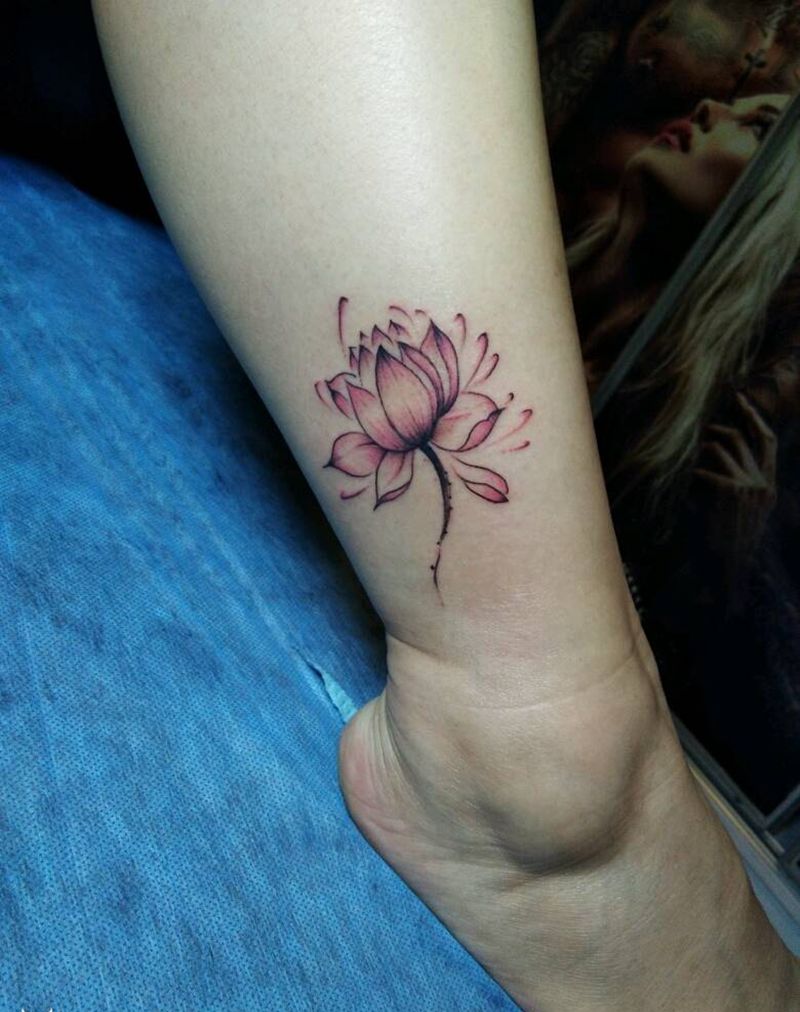 水墨莲花纹身图片_腿部清新国画静物内蒙古纹呼市巴依纹身图案