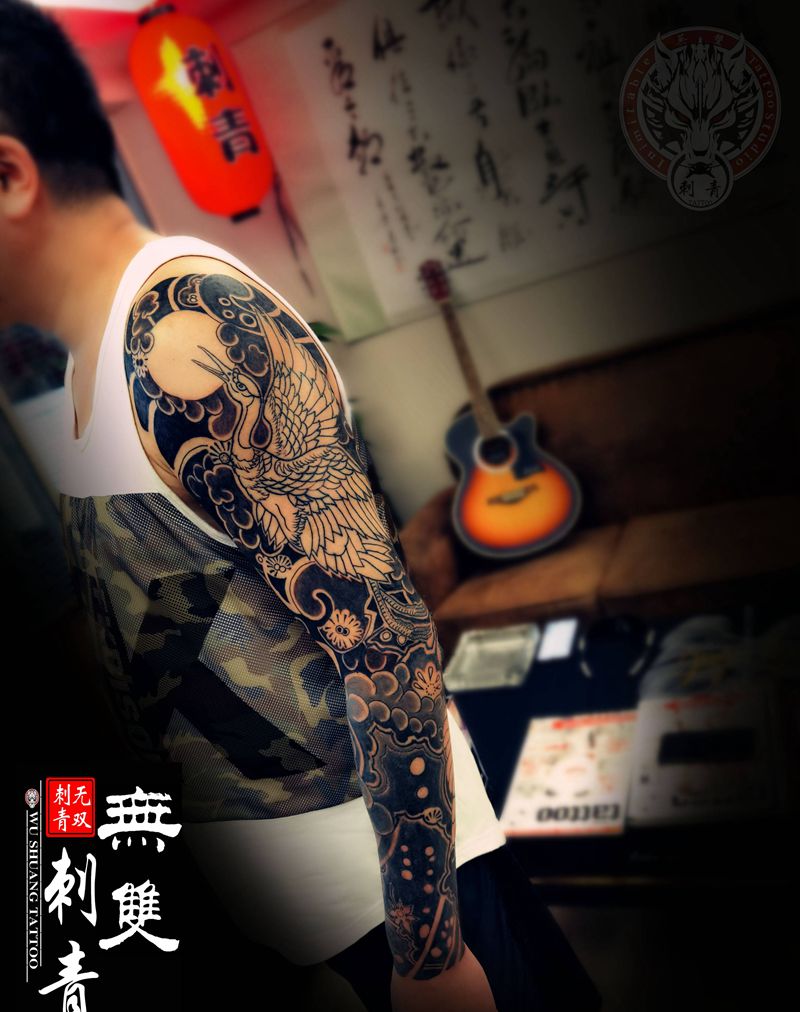 仙鹤花臂纹身图片_肩部手臂老传统纹身图案