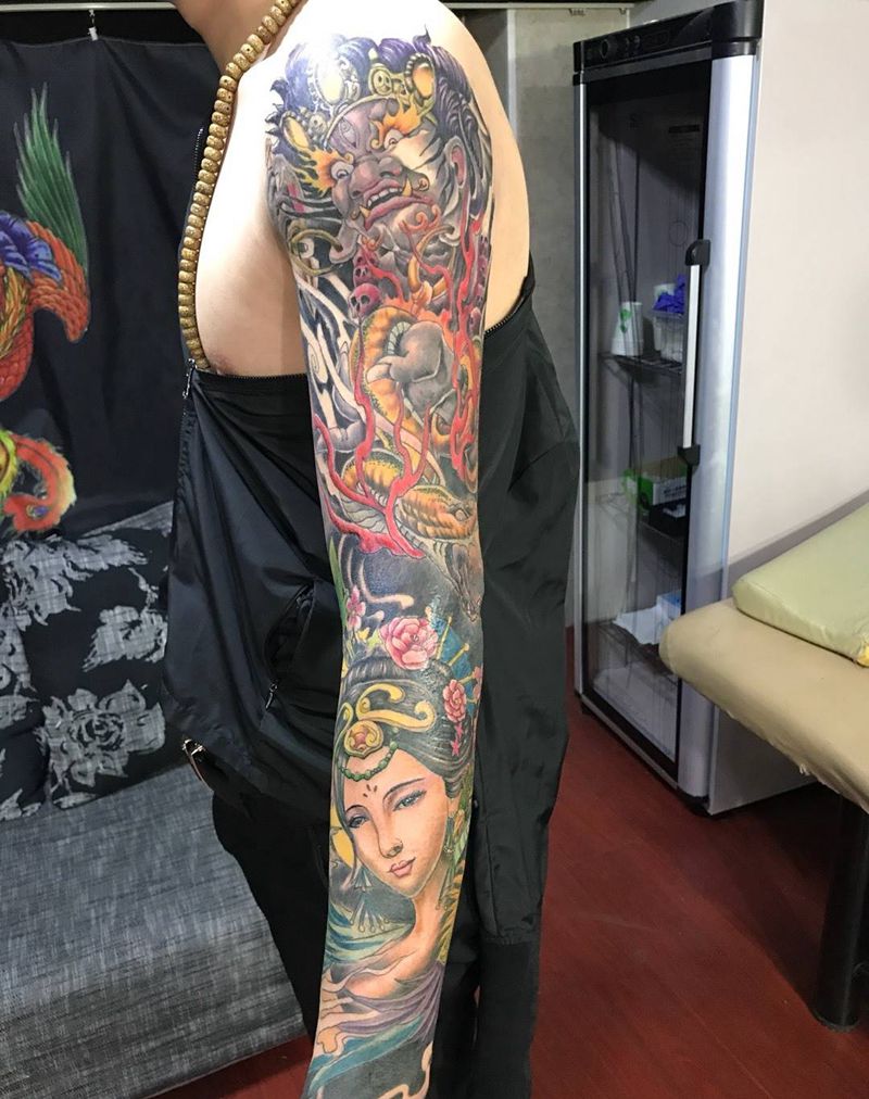 彩色花臂纹身图片