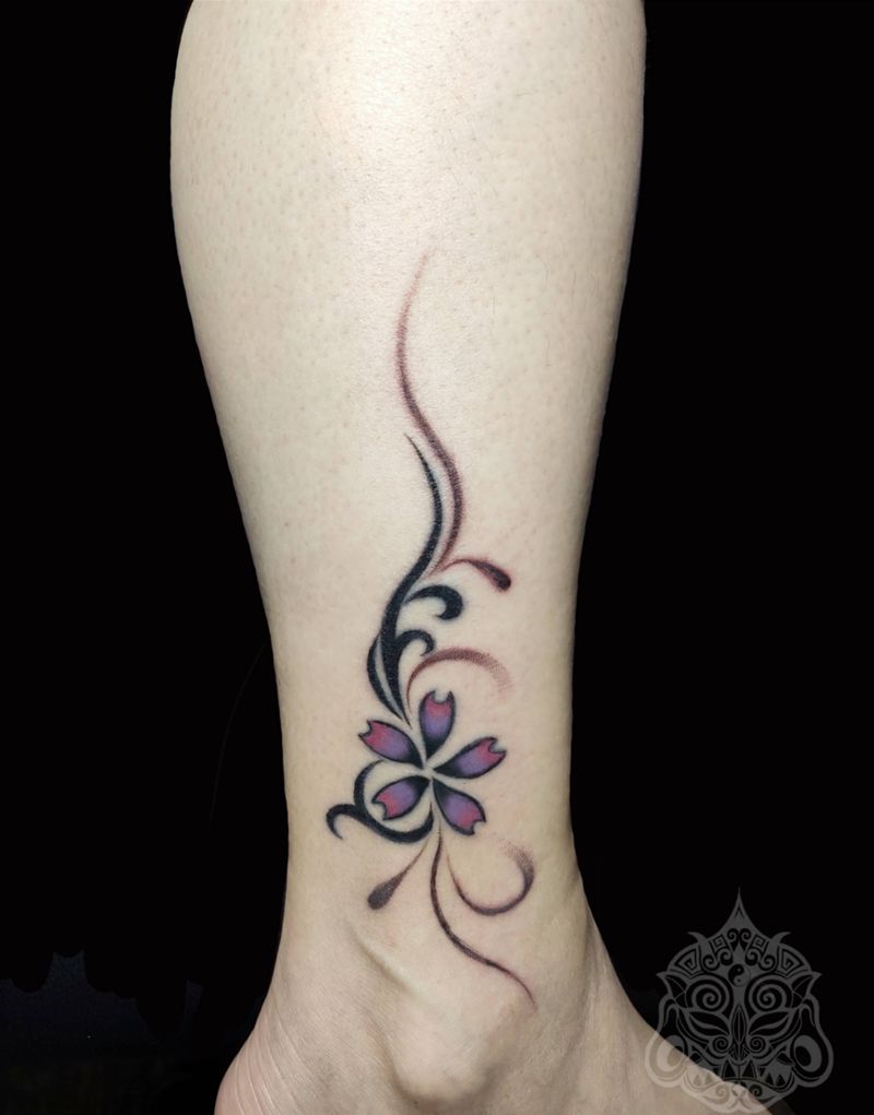花腾修改纹身图片_腿部图腾花藤修改纹身图案