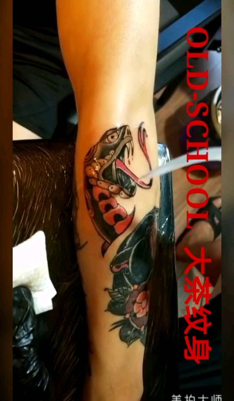 old school 毒蛇纹身图片_手臂Old School纹身图案