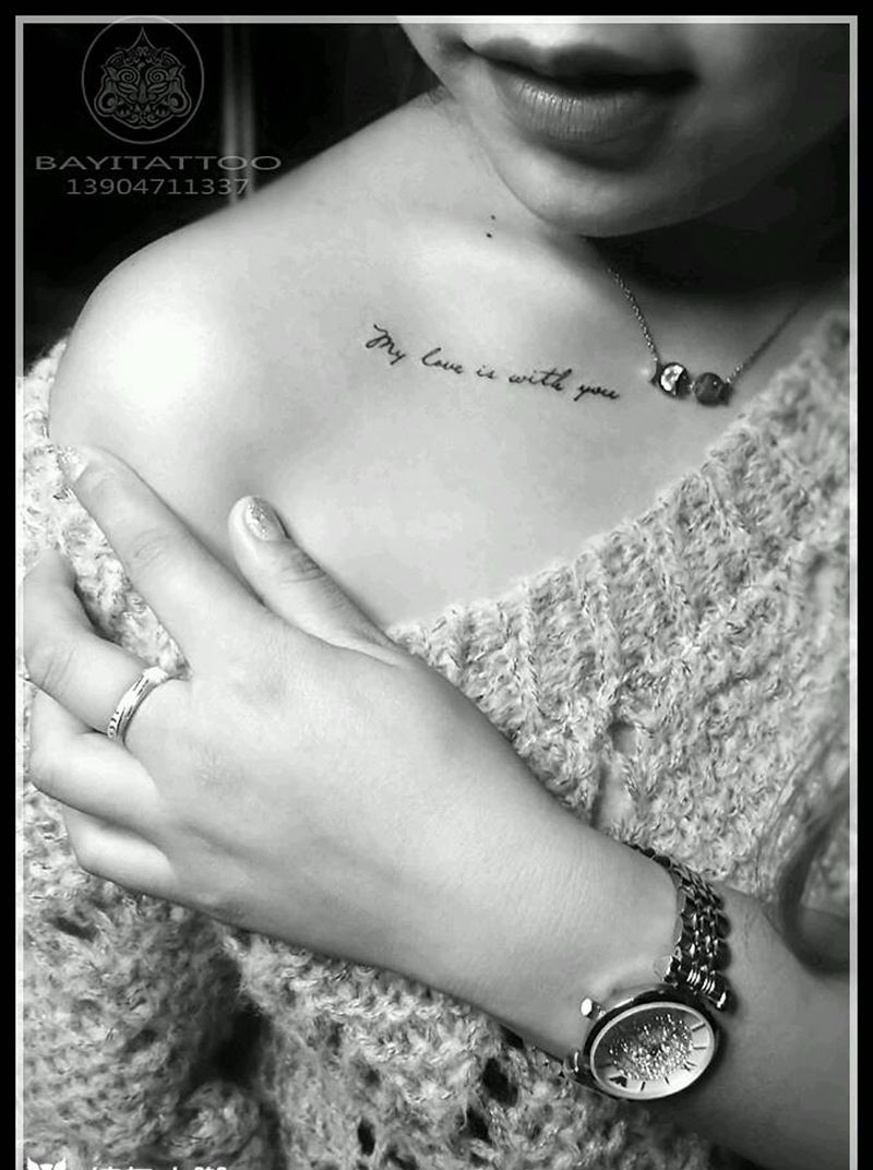 锁骨字母纹身图片_胸部清新字符内蒙古纹呼市巴依纹身图案