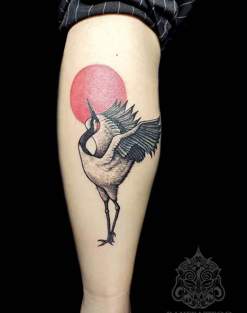 鹤顶红纹身图片_腿部新传统仙鹤纹身纹身图案