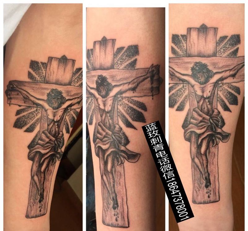 十字架纹身图片