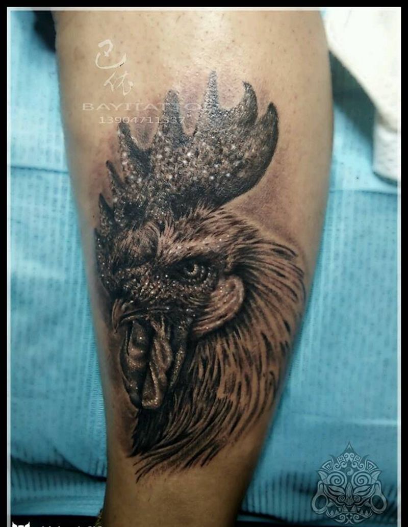 小腿写实鸡头纹身图片_腿部欧美写实动物内蒙古纹呼市巴依成品纹身图案