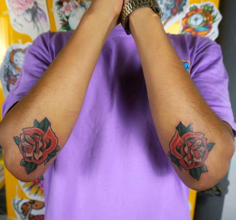 一对玫瑰纹身图片