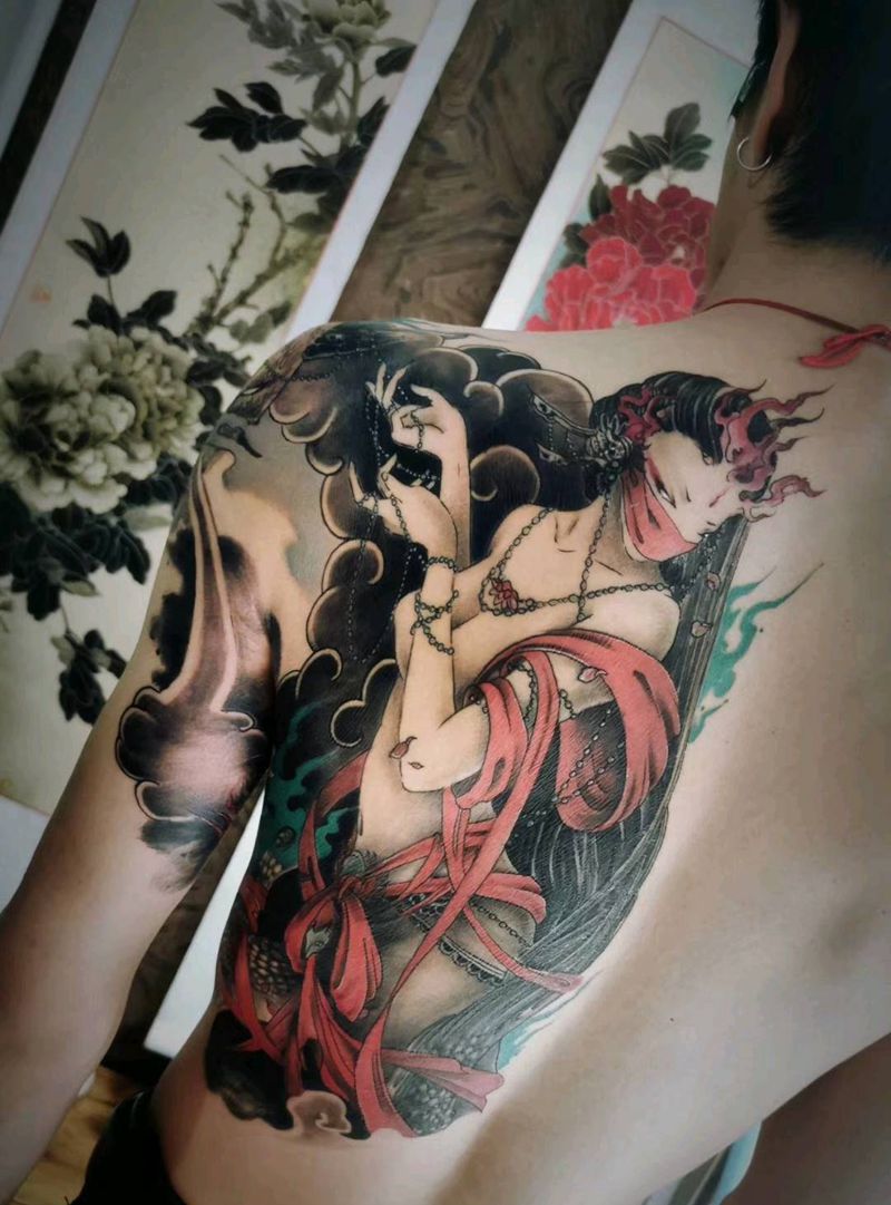 ？纹身图片_背部纹身图案