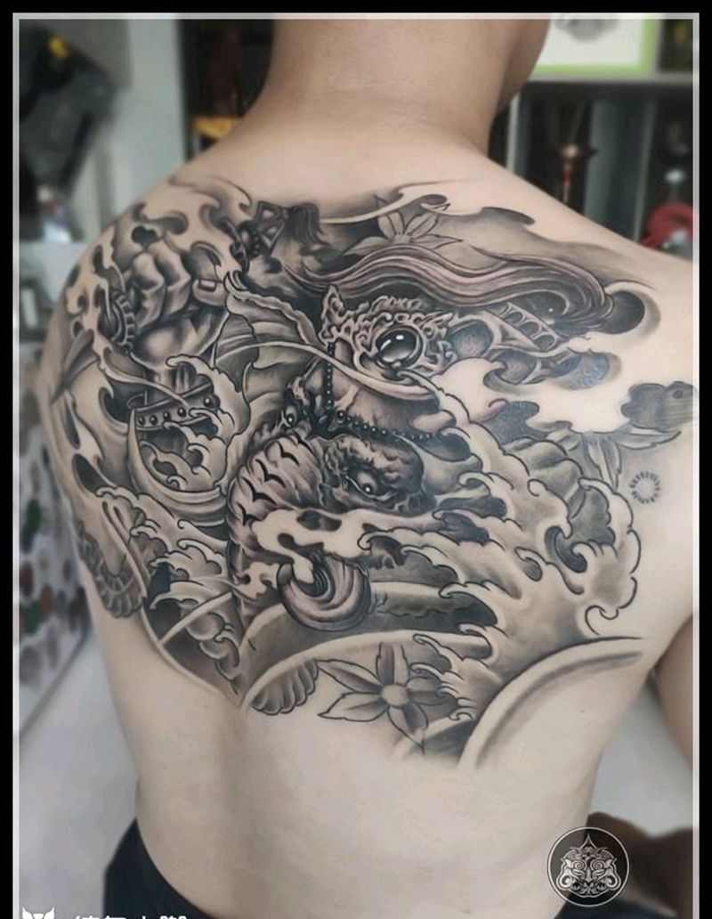 半背象神纹身图片_背部新传统象神半背纹身图案