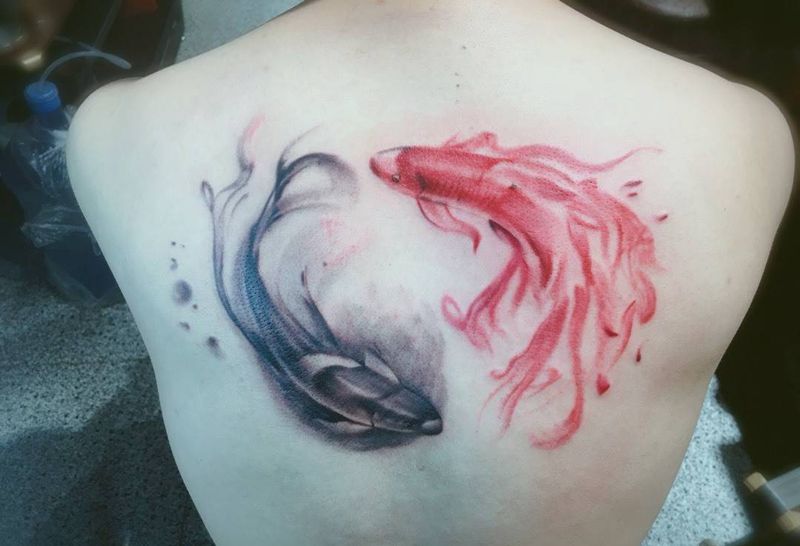 水墨双鱼纹身图片