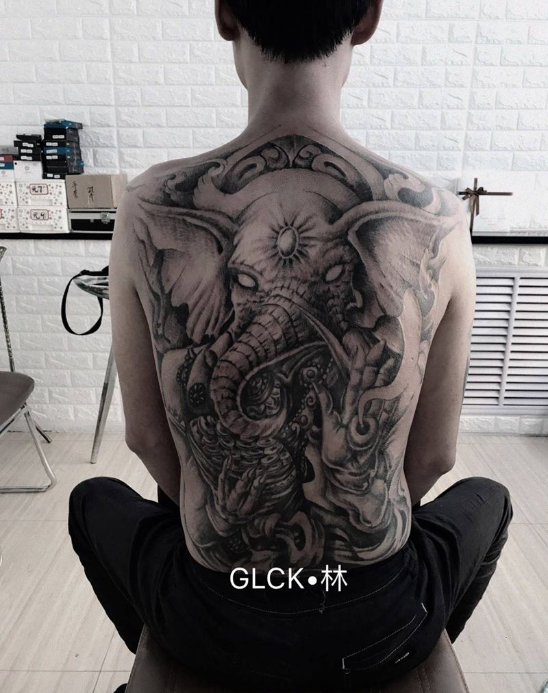 象财神纹身图片_背部传统宗教纹身图案