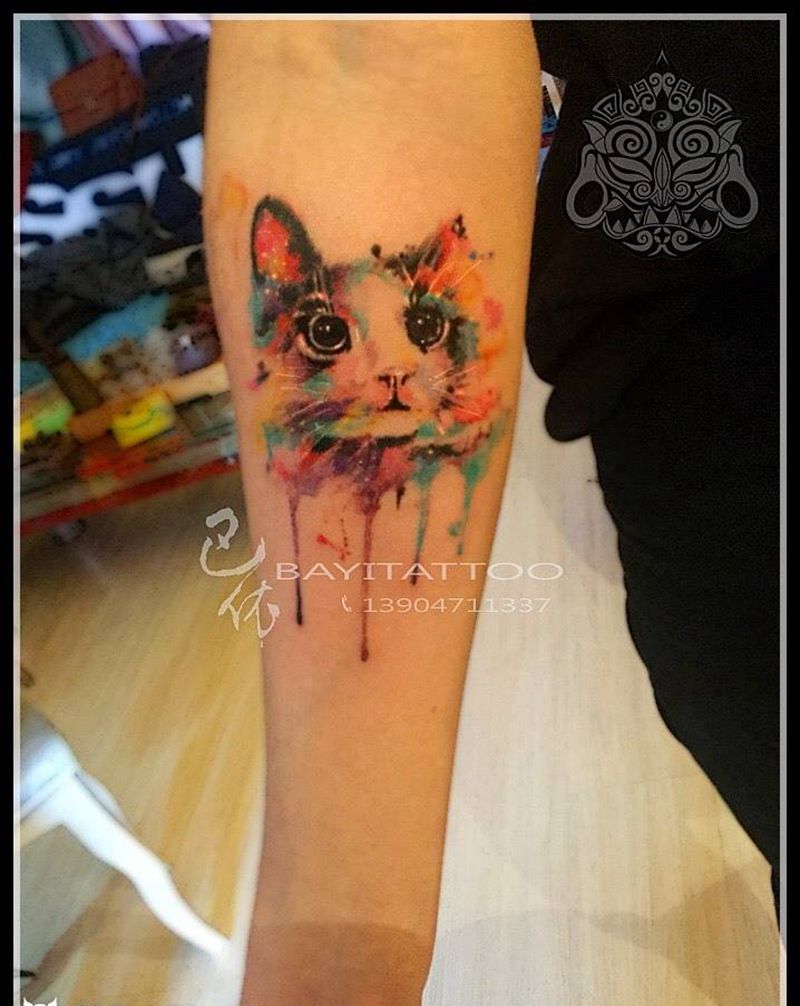 彩墨猫纹身图片_巴依内蒙古专业培训动物清新国画纹身图案